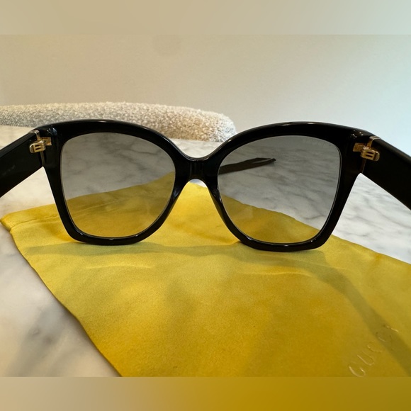 Gucci Square Acetate Sunglasses- Black - Picture 4 of 10